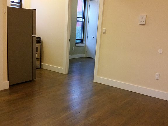 4th image of 410 Evergreen Ave