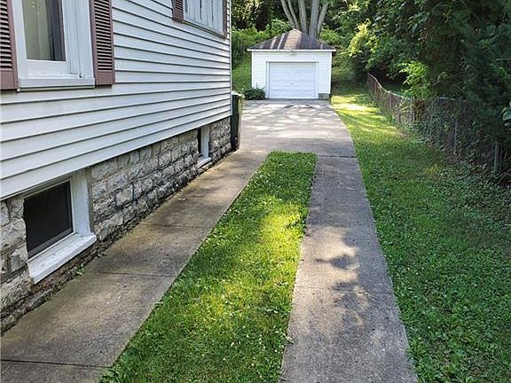 3rd image of 737 Crescent Dr