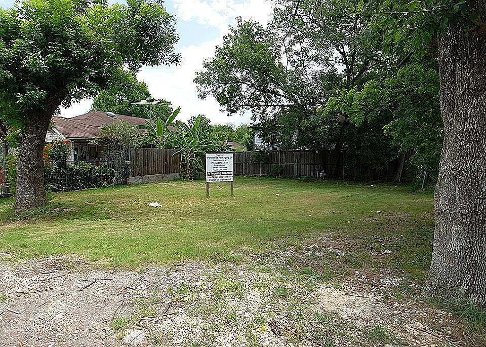 2nd image of 2402 South St