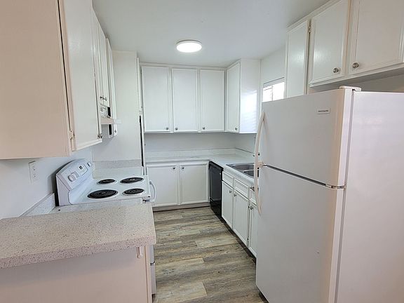 5th image of 1018 E Lexington Ave APT 5