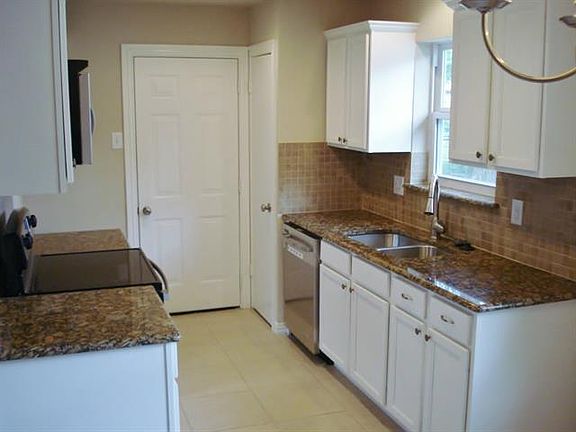 3rd image of 913 Laguna Dr