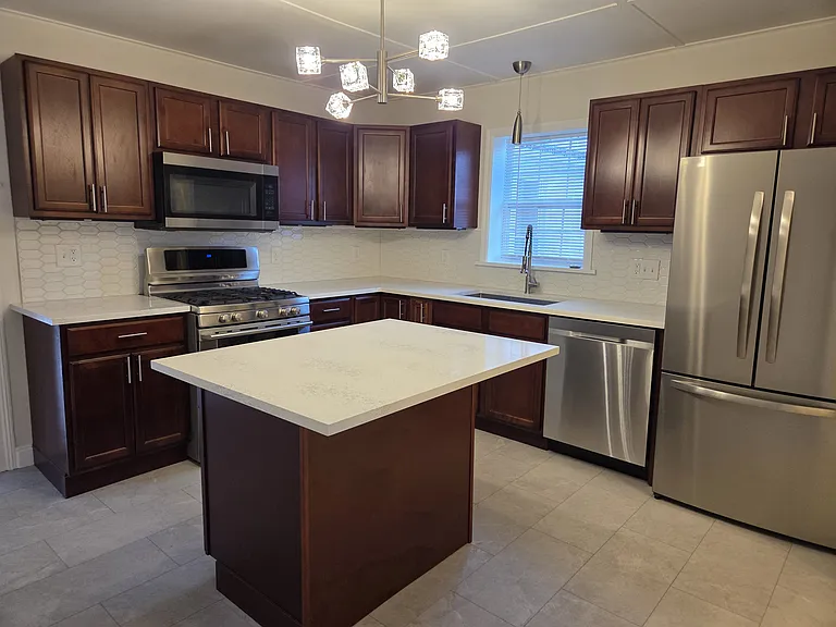669 Pawling Ave #3 — Photo 6