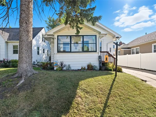 2407 C Ave NE, Cedar Rapids, IA 52402