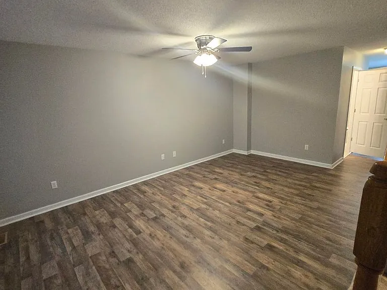 140 Amanda Ln — Photo 9