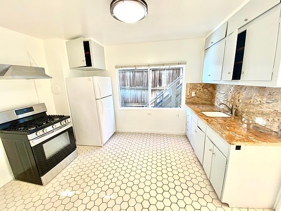 3rd image of 2805 Greenwich St