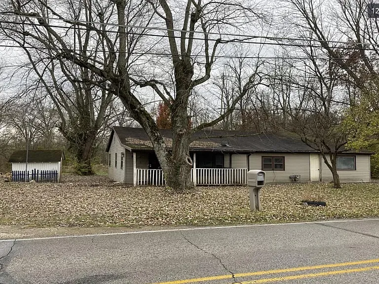 7609 E Devonald Ave — Photo 2