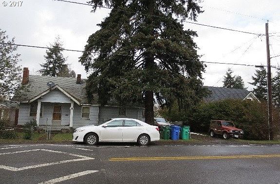 2nd image of 4553 NE Alberta St
