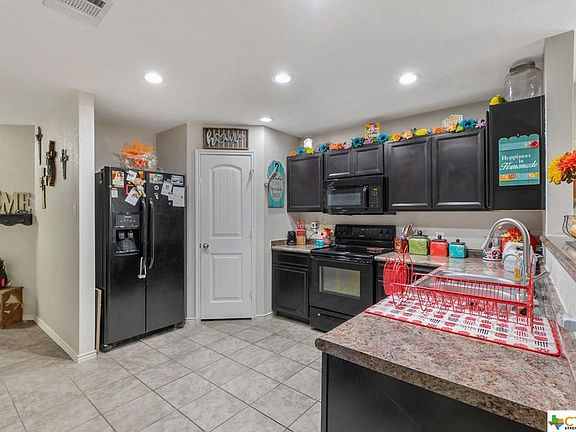 5th image of 1017 Bromley Ct.
