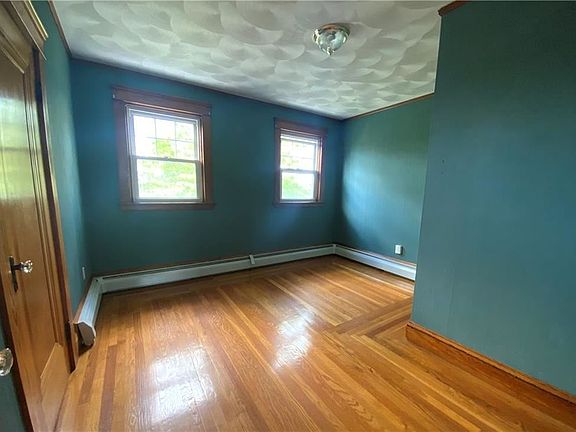 4th image of 36 Carovilli St