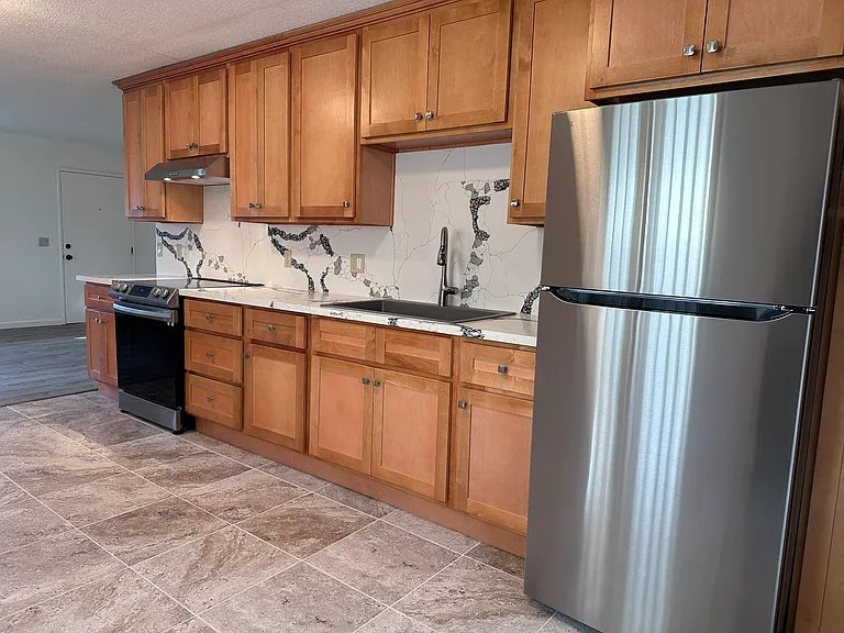 125 Neary St #10 — Photo 6