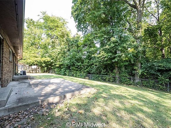 4th image of 10225 Meadowlark Dr