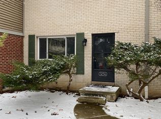 3256 Williamsburg Rd, Ann Arbor, MI 48108