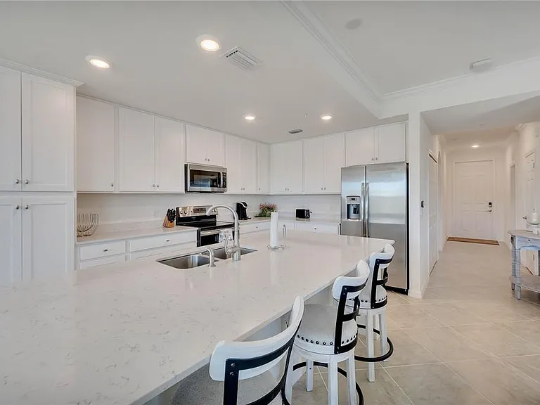 17510 Gawthrop Dr #203 — Photo 8