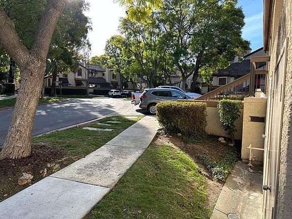 community sidewalks throughout for early morning or late evening walks