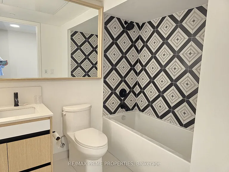 5 Lakeview Ave #405 — Photo 14