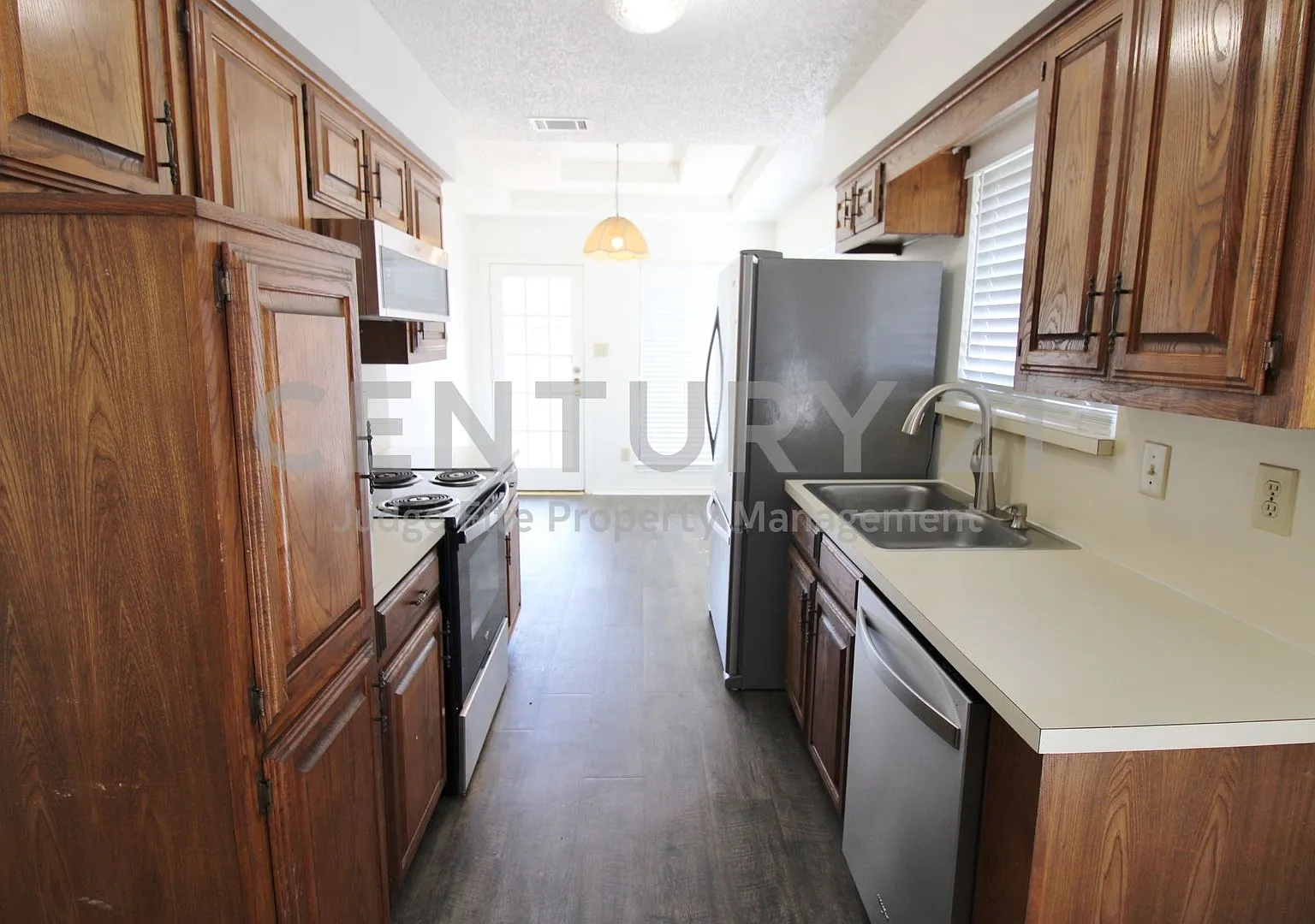 Cozy 3/2/1 Duplex in DeSoto For Rent! — Photo 4