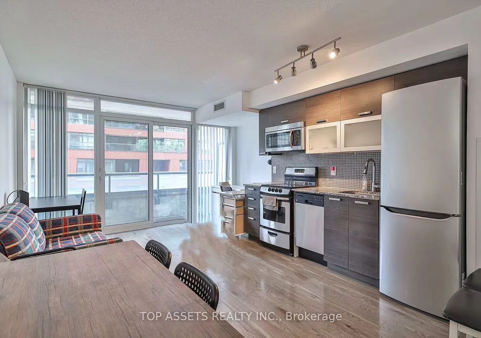 2 bed, $2,500 — Photo 4