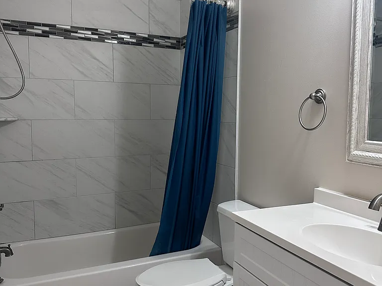4221 University Dr — Photo 11