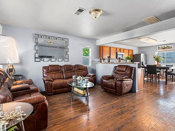 4th image of 4528 Andes Street