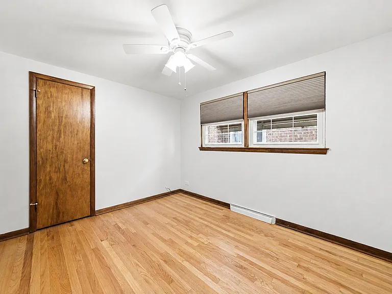 5145 S Melvina Ave — Photo 3