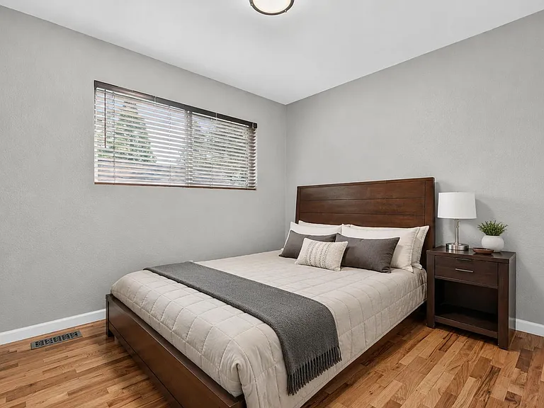 870 S Oregon St — Photo 14