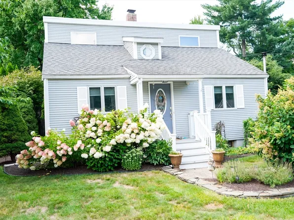 87 Berkshire Dr, Westfield, MA 01085