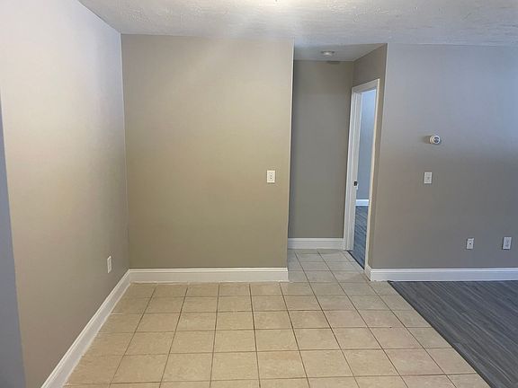 5th image of 383-435 Oaklawn Ave #114