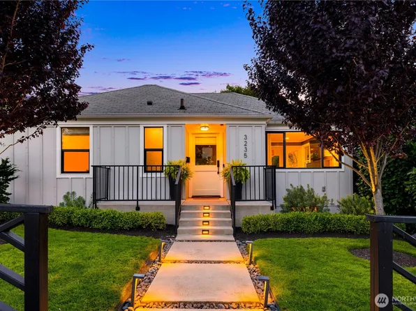 3235 W Viewmont Way W, Seattle, WA 98199