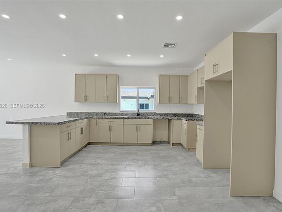 5th image of 2536 NW 9th Ct
