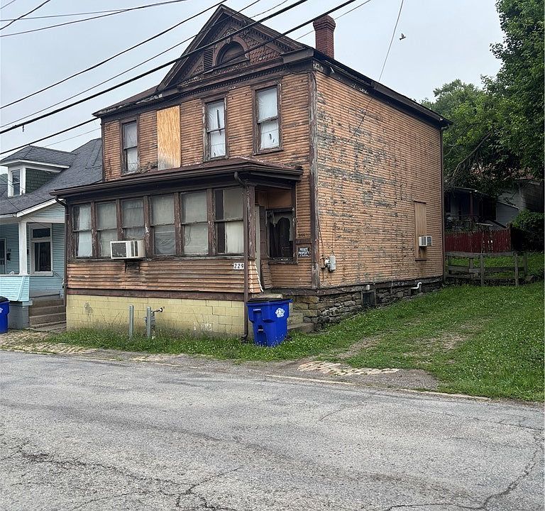 1st image of 229 W 9th St