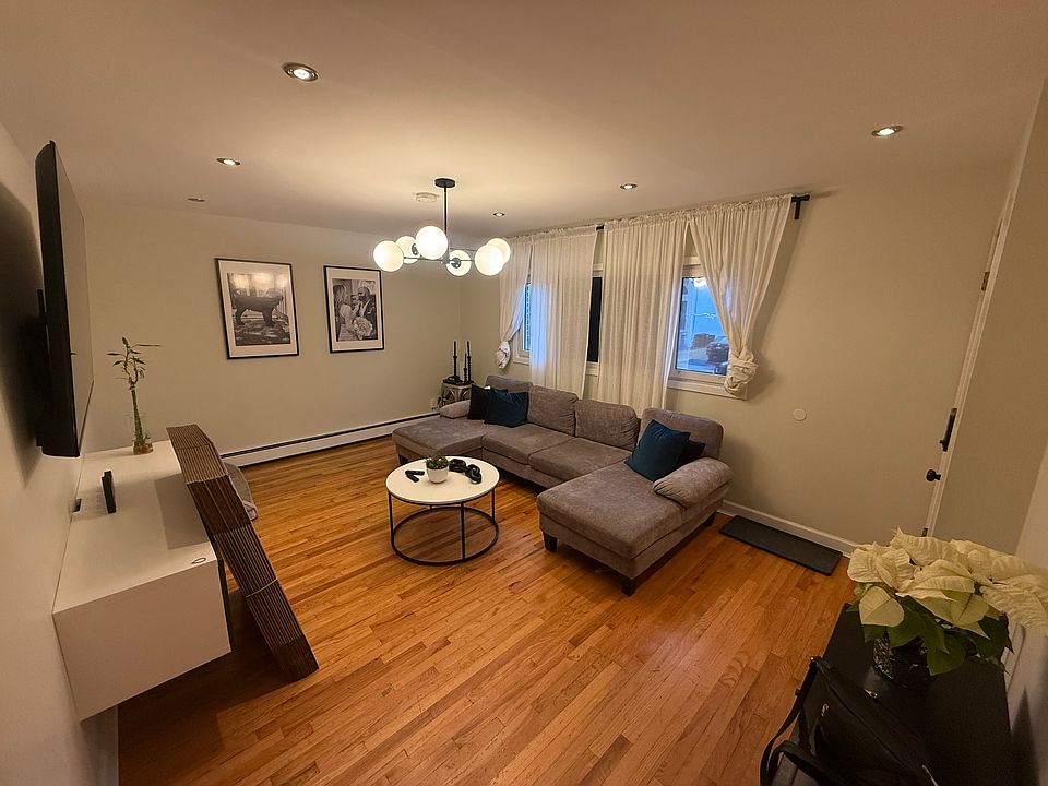 1st floor living room