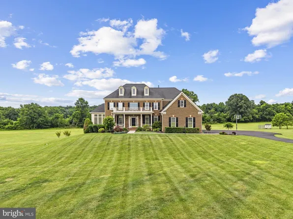 35443 Glencoe Ct, Round Hill, VA 20141