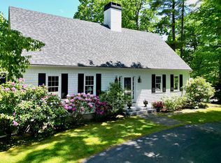 9 Bradley Ln, North Hampton, NH 03862