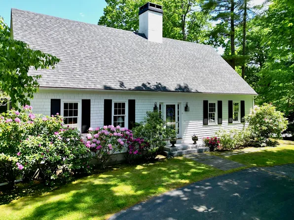 9 Bradley Lane, North Hampton, NH 03862