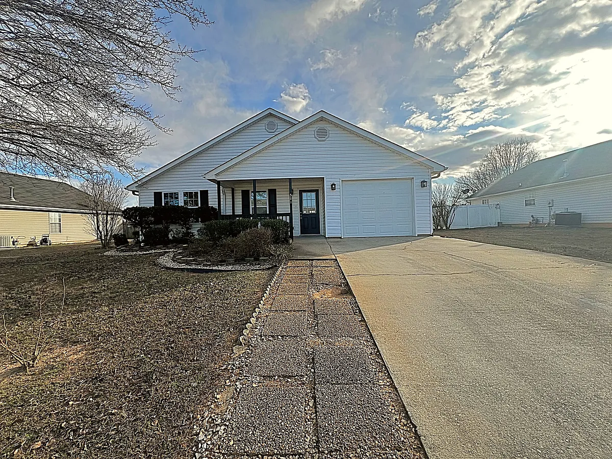 Building Photo - 511 Climbing Rose Ct