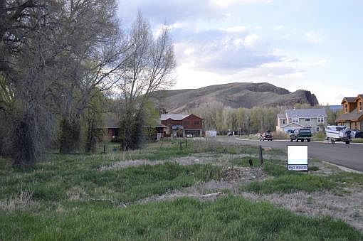 2nd image of 107 Emerald Ln