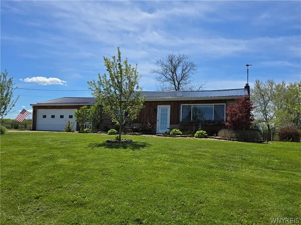 11476 Harrison Rd, Medina, NY 14103