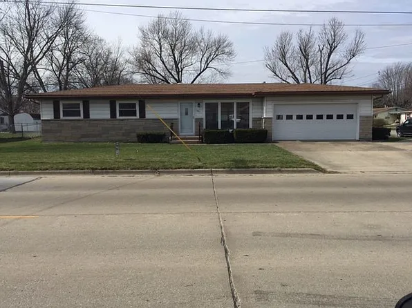 1601 S 4th St, Effingham, IL 62401