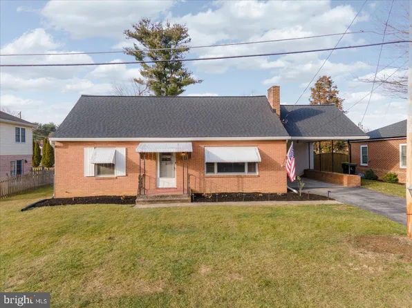 18432 Woodside Dr, Hagerstown, MD 21740