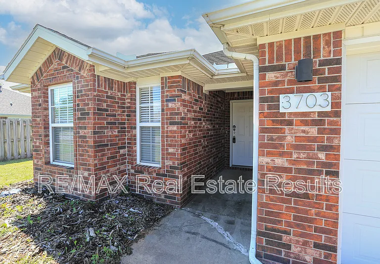 3703 SW Carriageway Ave — Photo 4