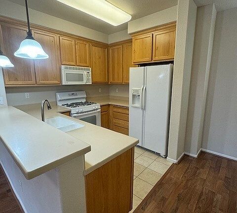 4th image of 2001 Club Center Dr APT 1129