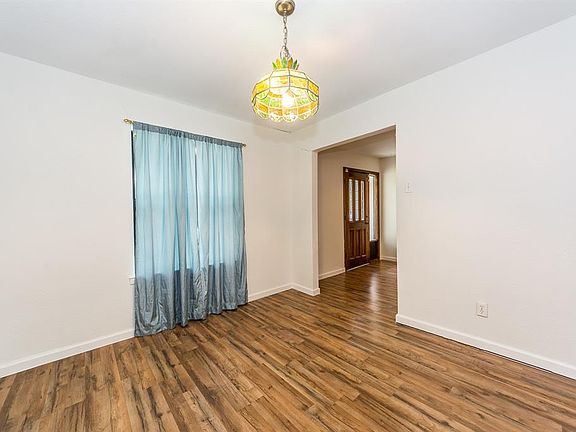 5th image of 713 Middle Glen Dr