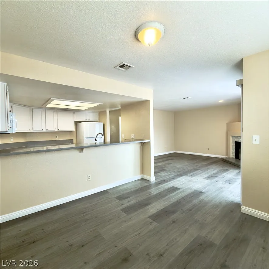 2 bed, 2.0 bath, 1038 sqft, $1,595 — Photo 4