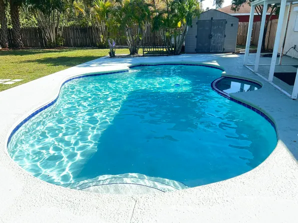 1401 SE Belcrest St, Port Saint Lucie, FL 34952