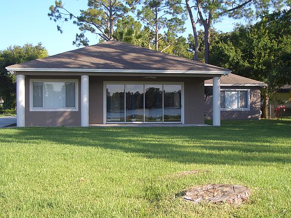 3rd image of 11 E Lake Mary Dr