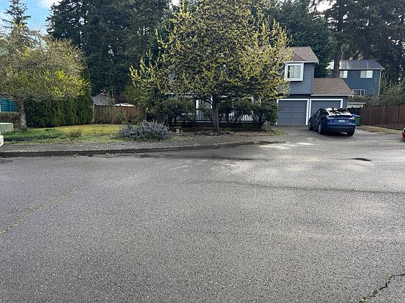 2nd image of 2014 Aberdeen Pl NE