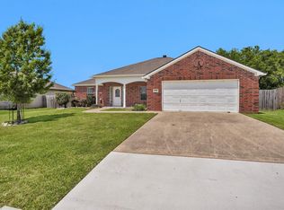 2301 White Wing Dr, Navasota, TX 77868