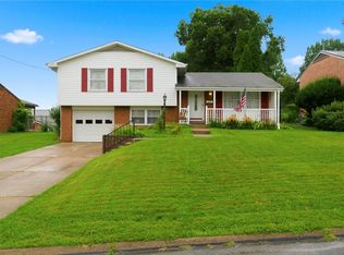 203 McWilliams Dr, Natrona Heights, PA 15065