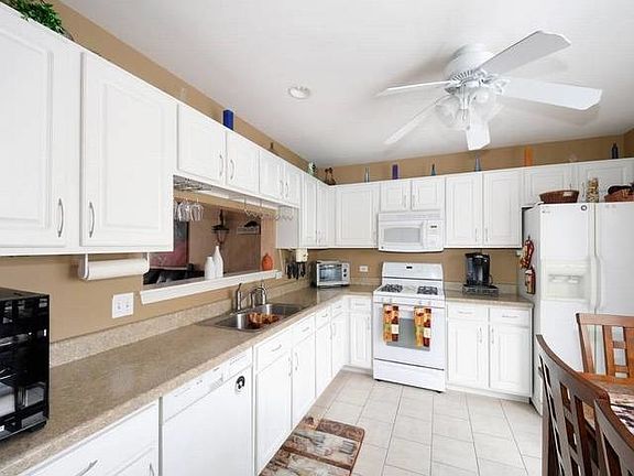 2nd image of 2663 Woodmere Dr #2663