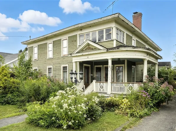 43 Park St, Arcade, NY 14009